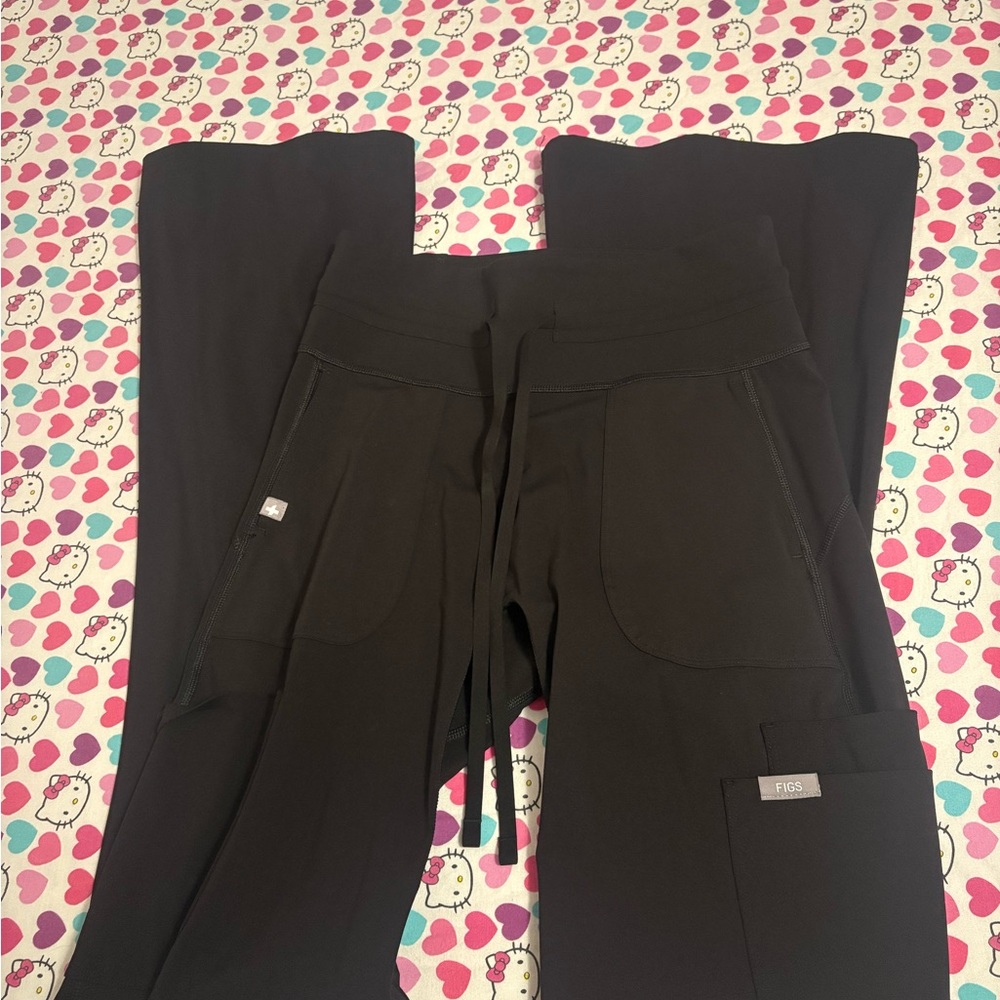 FIGS Black Flare Legging Scrubs (S)